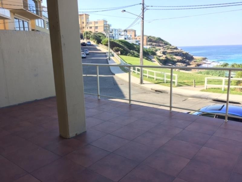 2/17 GAERLOCH AVENUE, Tamarama NSW 2026