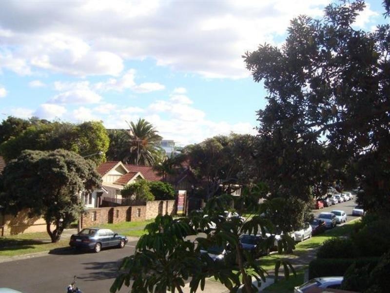 1/37 WALLIS PARADE, North Bondi NSW 2026