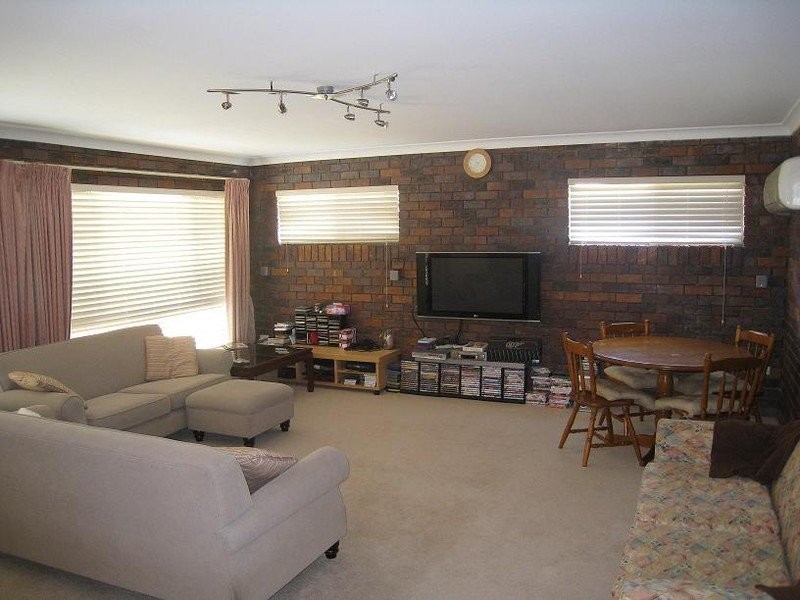 4 Burwood Close, Springwood QLD 4127