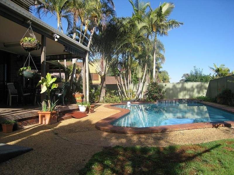 4 Burwood Close, Springwood QLD 4127