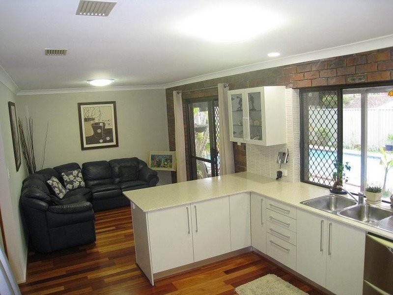 4 Burwood Close, Springwood QLD 4127