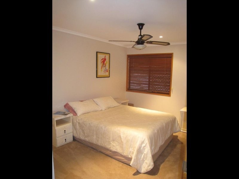 4 Burwood Close, Springwood QLD 4127