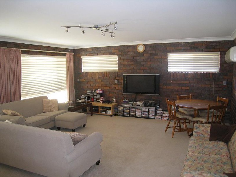 4 Burwood Close, Springwood QLD 4127