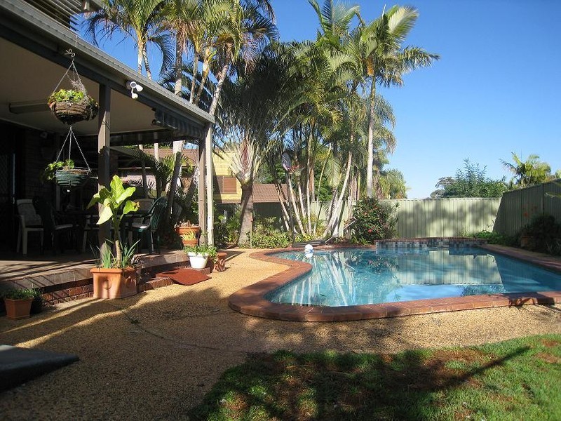 4 Burwood Close, Springwood QLD 4127