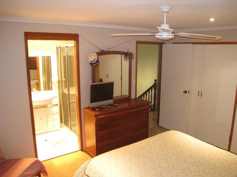 4 Burwood Close, Springwood QLD 4127