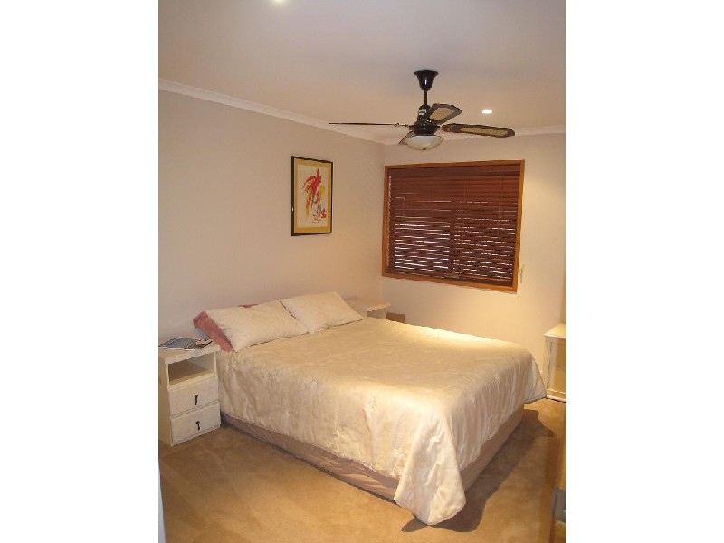 4 Burwood Close, Springwood QLD 4127