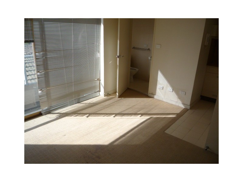 203/64 Wellington St, St Kilda VIC 3182