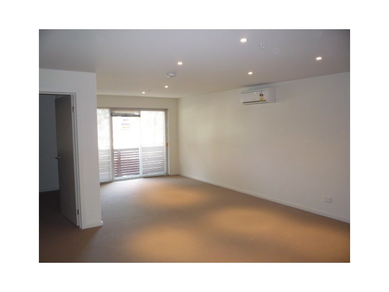 28/14 BELL STREET, Coburg VIC 3058