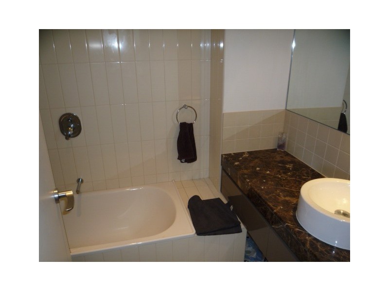 C304/166 Rouse St, Port Melbourne VIC 3207