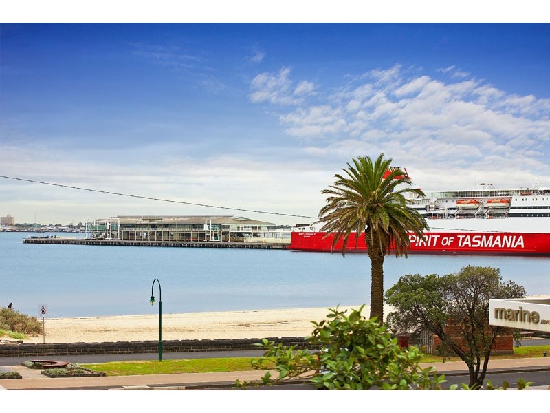 202/49 Beach Street, Port Melbourne VIC 3207