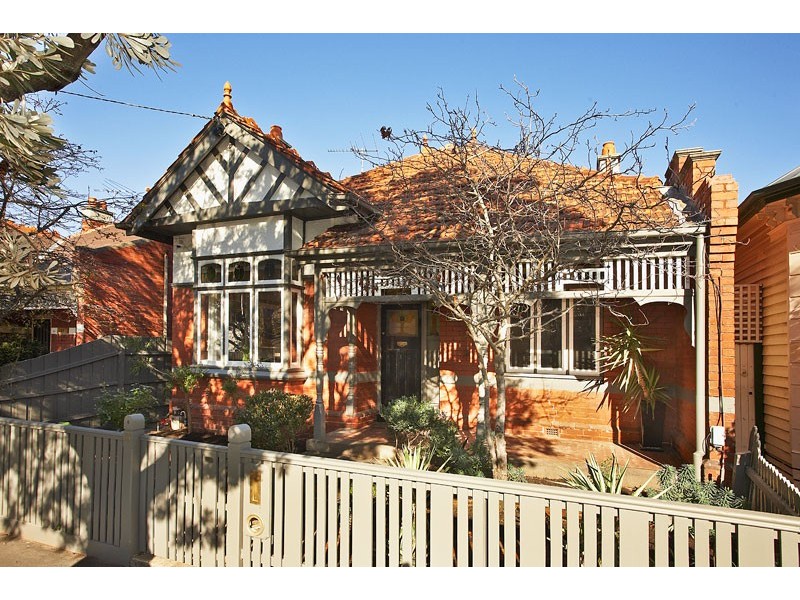 35 Longmore Street, St Kilda West VIC 3182