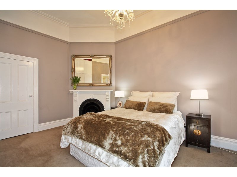 35 Longmore Street, St Kilda West VIC 3182