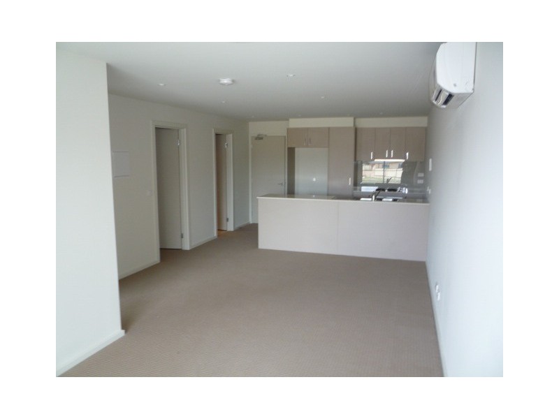 21/14  BELL STREET, Coburg VIC 3058