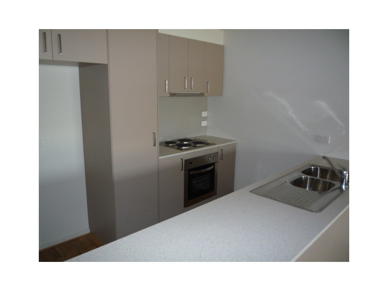 21/14  BELL STREET, Coburg VIC 3058