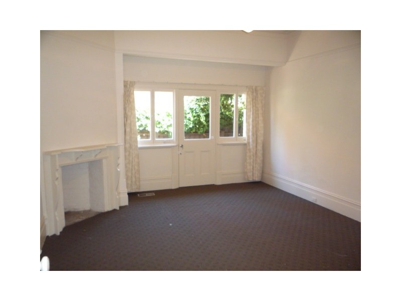 95 Mathoura rd, Toorak VIC 3142