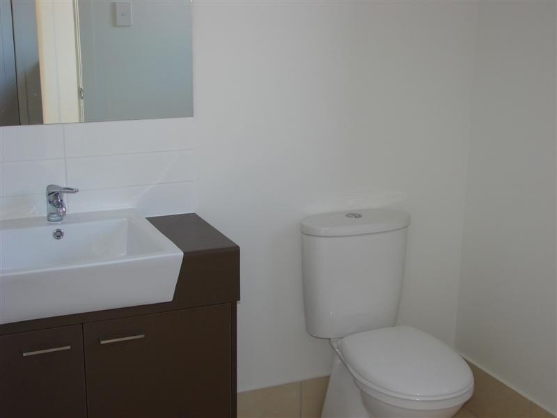 107 LAKESIDE COURT, Beenleigh QLD 4207