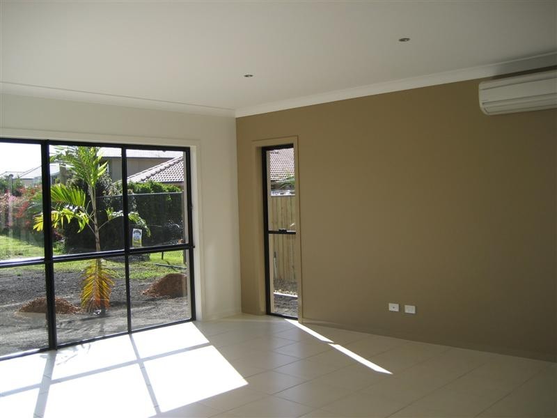 107 LAKESIDE COURT, Beenleigh QLD 4207