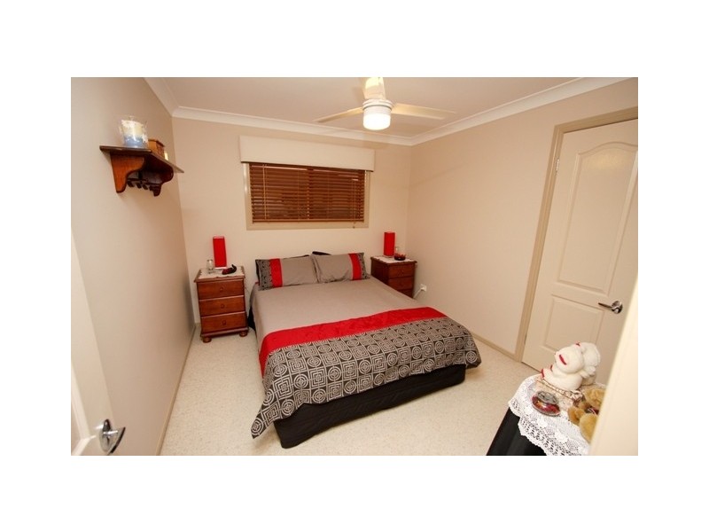 19 Riverside Terrace, Windaroo QLD 4207