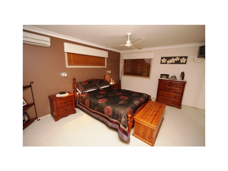 19 Riverside Terrace, Windaroo QLD 4207