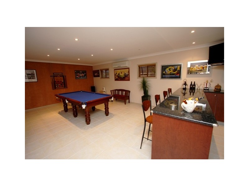 19 Riverside Terrace, Windaroo QLD 4207