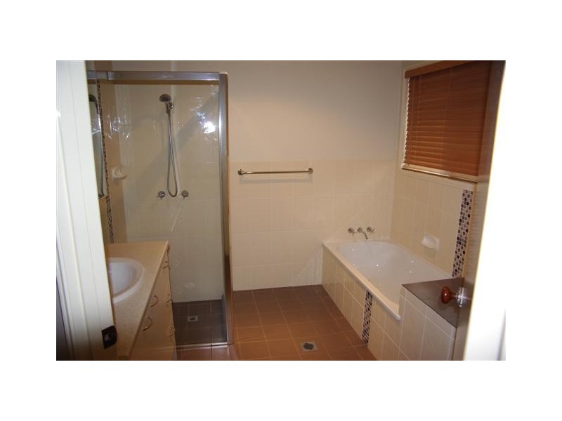 76 Kaiser Drive, Windaroo QLD 4207