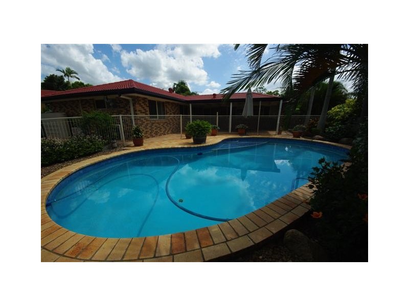 5 Prenzlau Crest, Windaroo QLD 4207