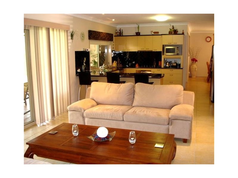 19 Riverside Terrace, Windaroo QLD 4207