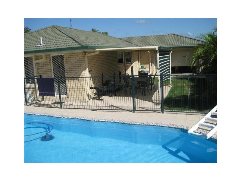 34 Mountain View Crescent, Mount Warren Park QLD 4207