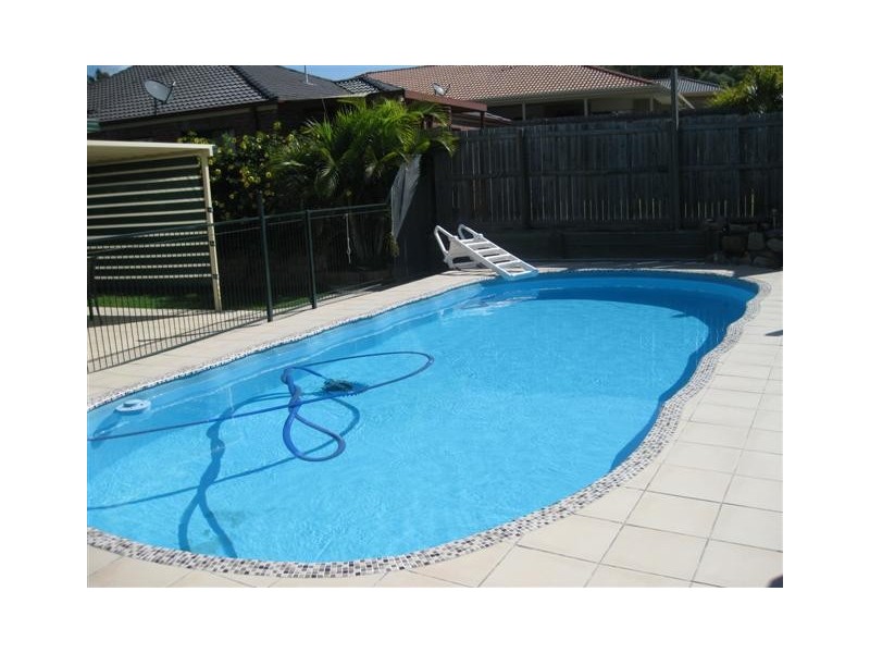 34 Mountain View Crescent, Mount Warren Park QLD 4207