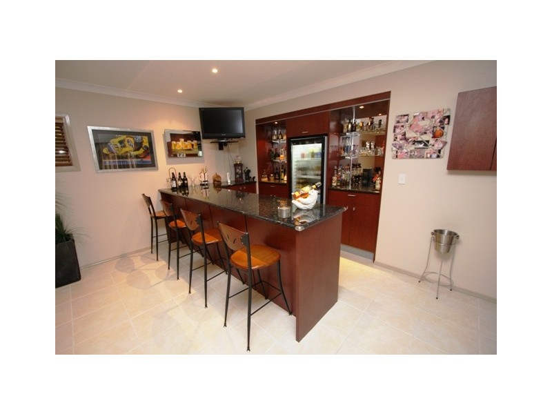 19 RIVERSIDE TCE, Windaroo QLD 4207