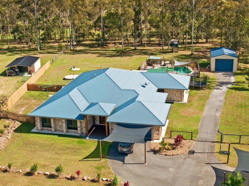 64 Racecourse Place, Tamborine QLD 4270