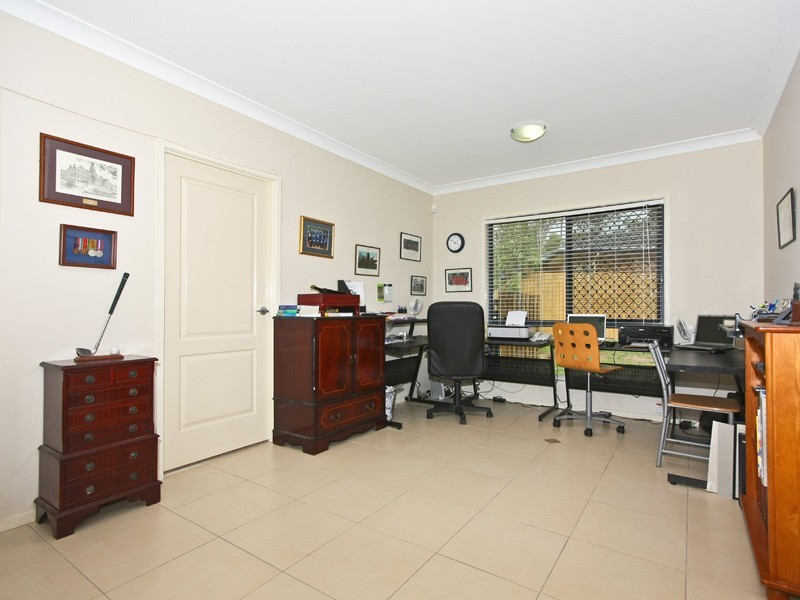 64 Racecourse Place, Tamborine QLD 4270