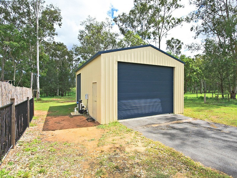 64 Racecourse Place, Tamborine QLD 4270