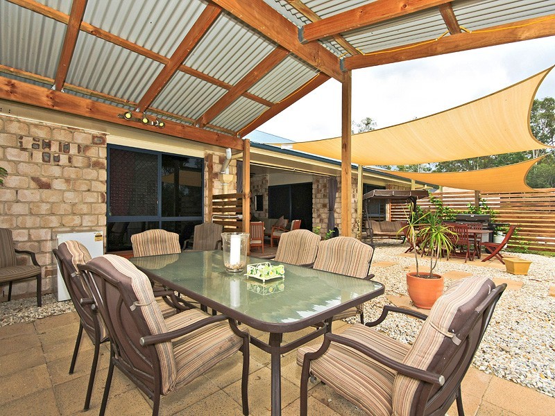 64 Racecourse Place, Tamborine QLD 4270