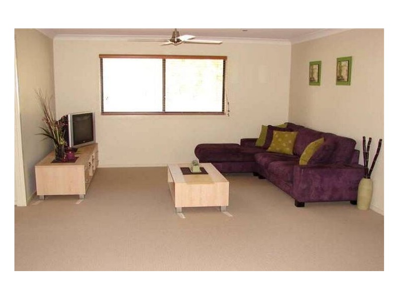 15 Lake Breeze Drive, Windaroo QLD 4207
