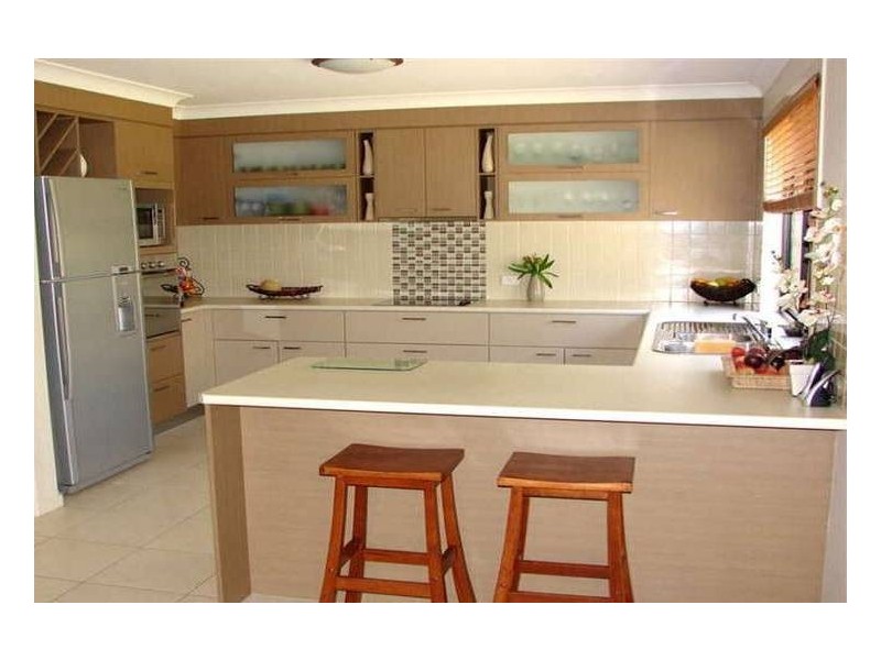 15 Lake Breeze Drive, Windaroo QLD 4207