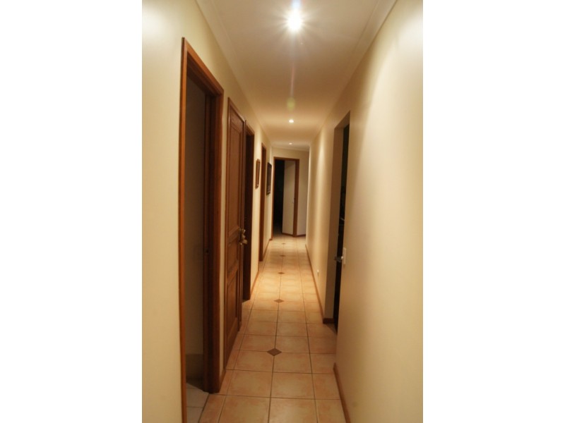 10 Rocklily Court, Shailer Park QLD 4128