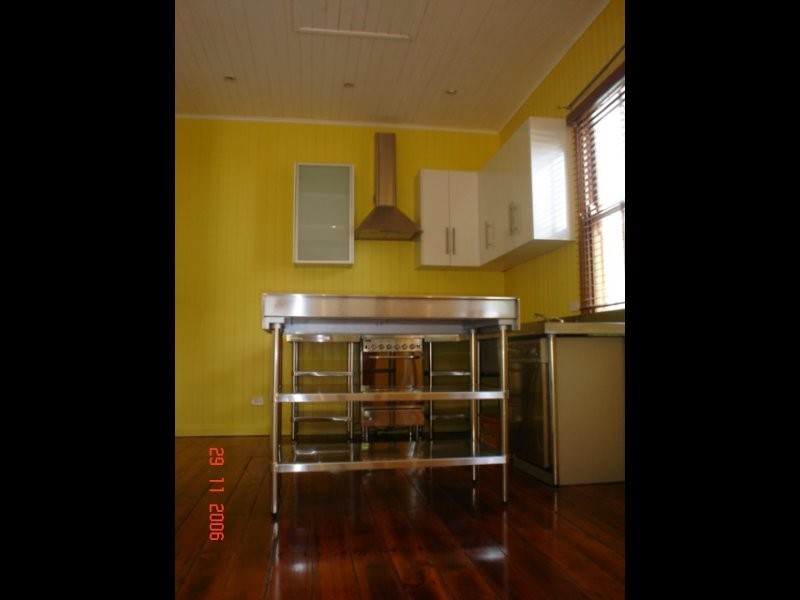 77 Gray Road, West End QLD 4101