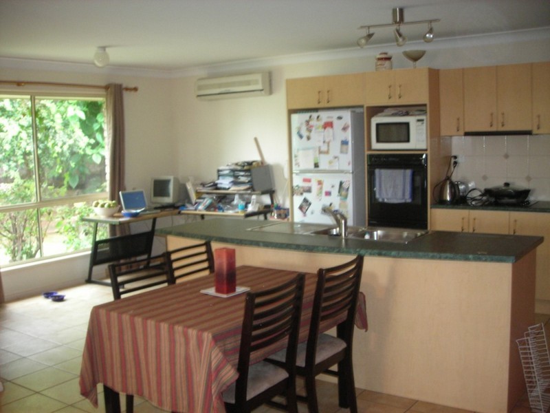 6 Crown Place, Carindale QLD 4152