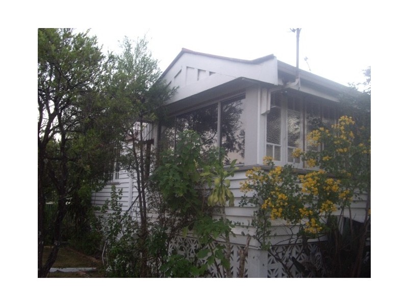 13  Archibald Street, Fairfield QLD 4103