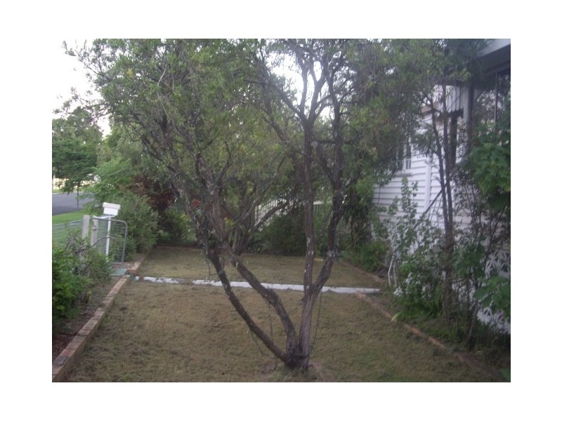 13  Archibald Street, Fairfield QLD 4103