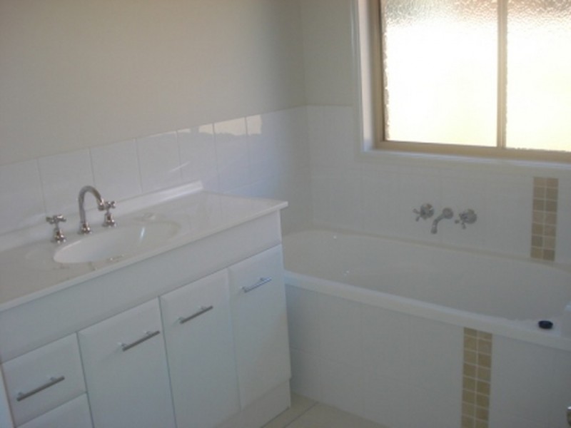 10 Bishop Court, Lawnton QLD 4501