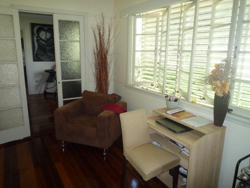 11 Wright, Bulimba QLD 4171