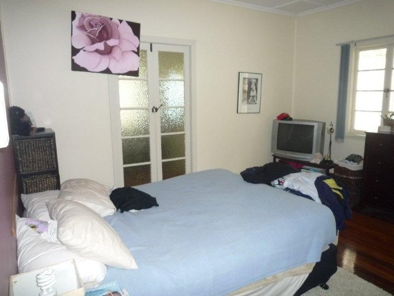 11 Wright, Bulimba QLD 4171