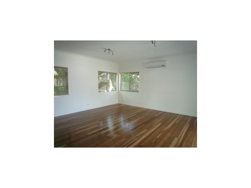 1/284 Wynnum Road, Norman Park QLD 4170