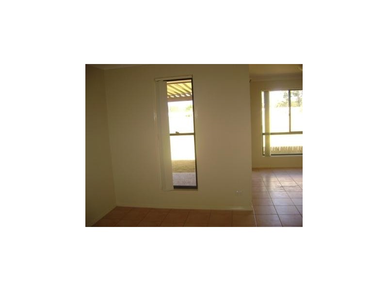 8 Bishop Court, Lawnton QLD 4501