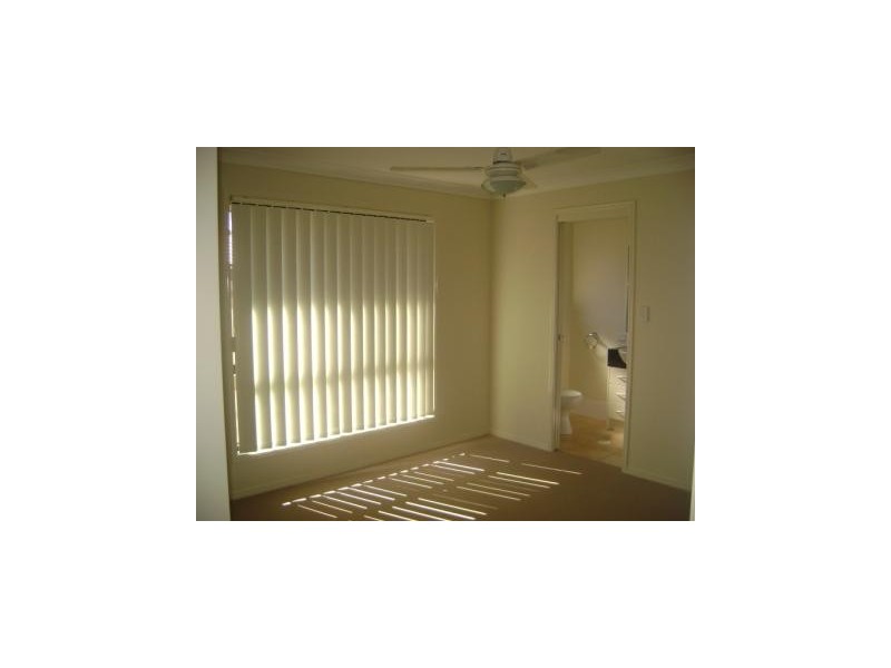 8 Bishop Court, Lawnton QLD 4501