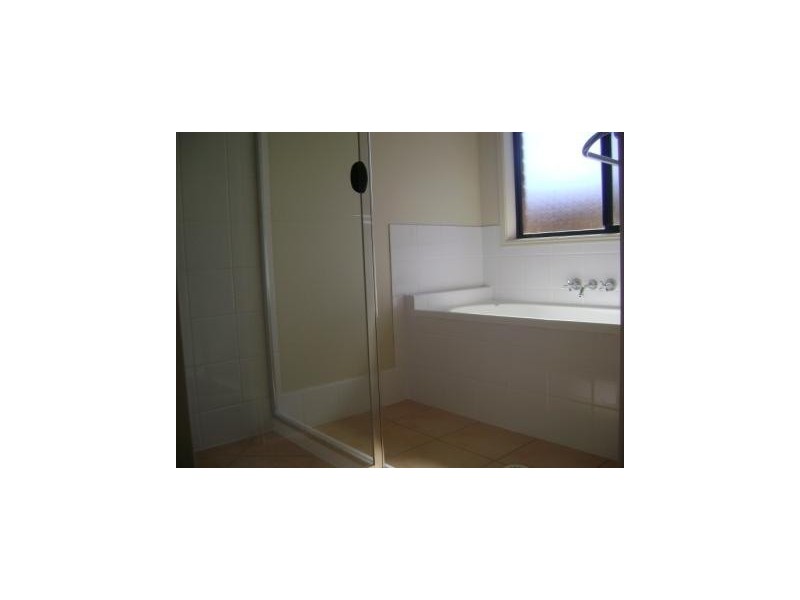 8 Bishop Court, Lawnton QLD 4501