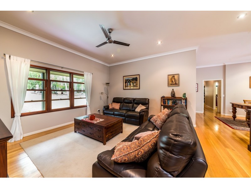 8 Campbells Road, Cootharaba QLD 4565