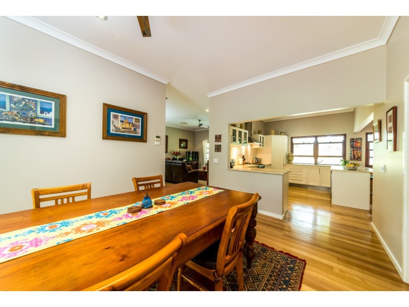 8 Campbells Road, Cootharaba QLD 4565